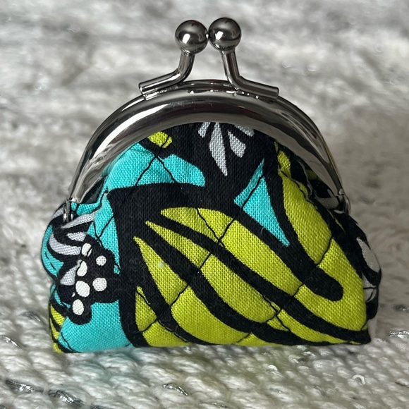 Vera Bradley Handbags - 👛Mini Vera Bradley Kisslock